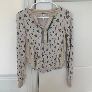 Free People long sleeve floral shirt. Size S